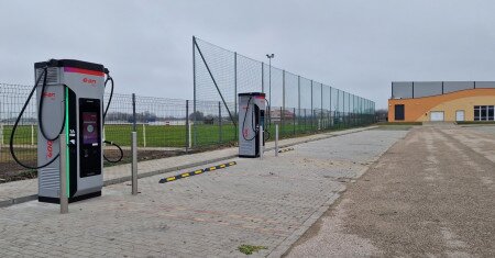 Új elektromos autó töltőállomás a Móradomb körúton